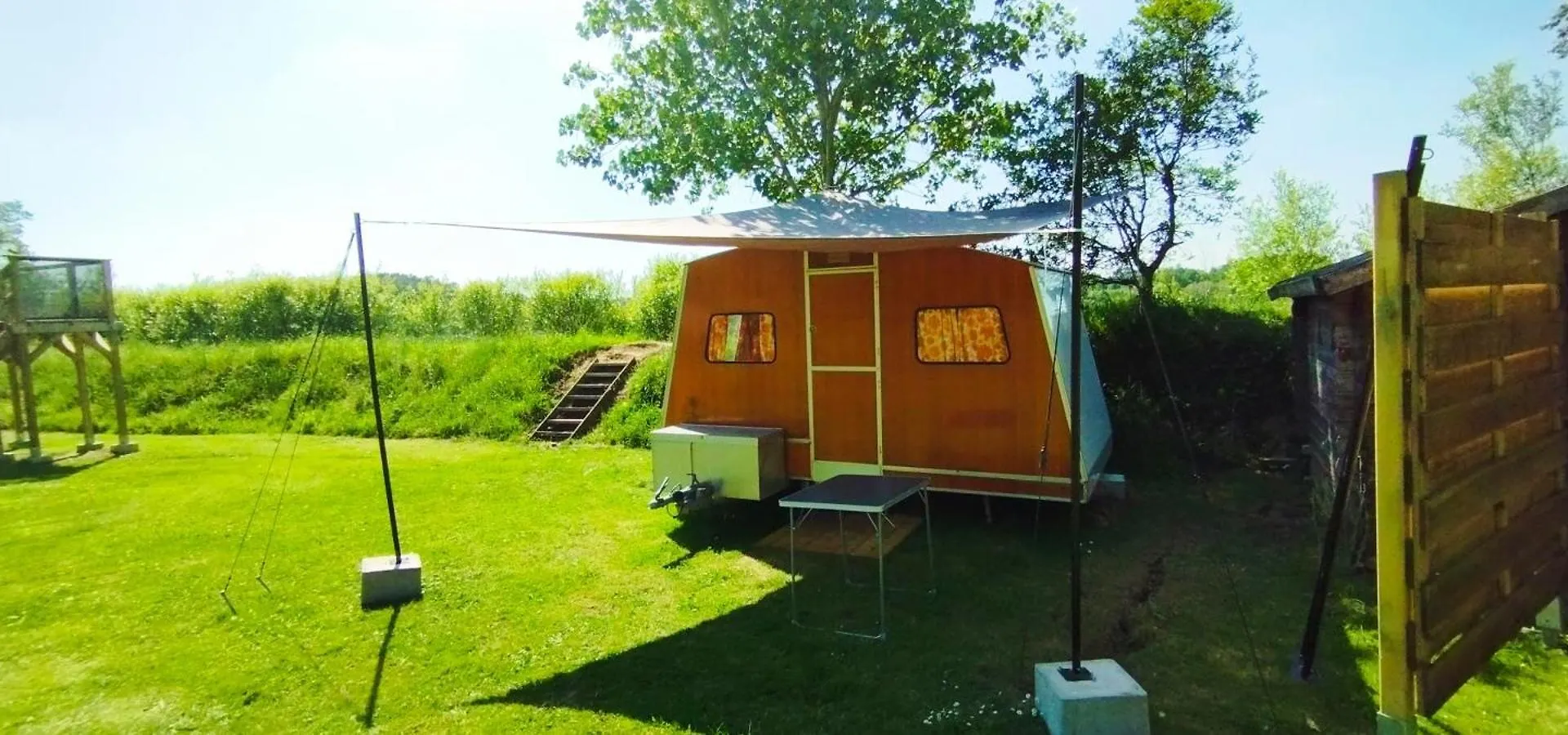 Caravane Vintage Camoël
